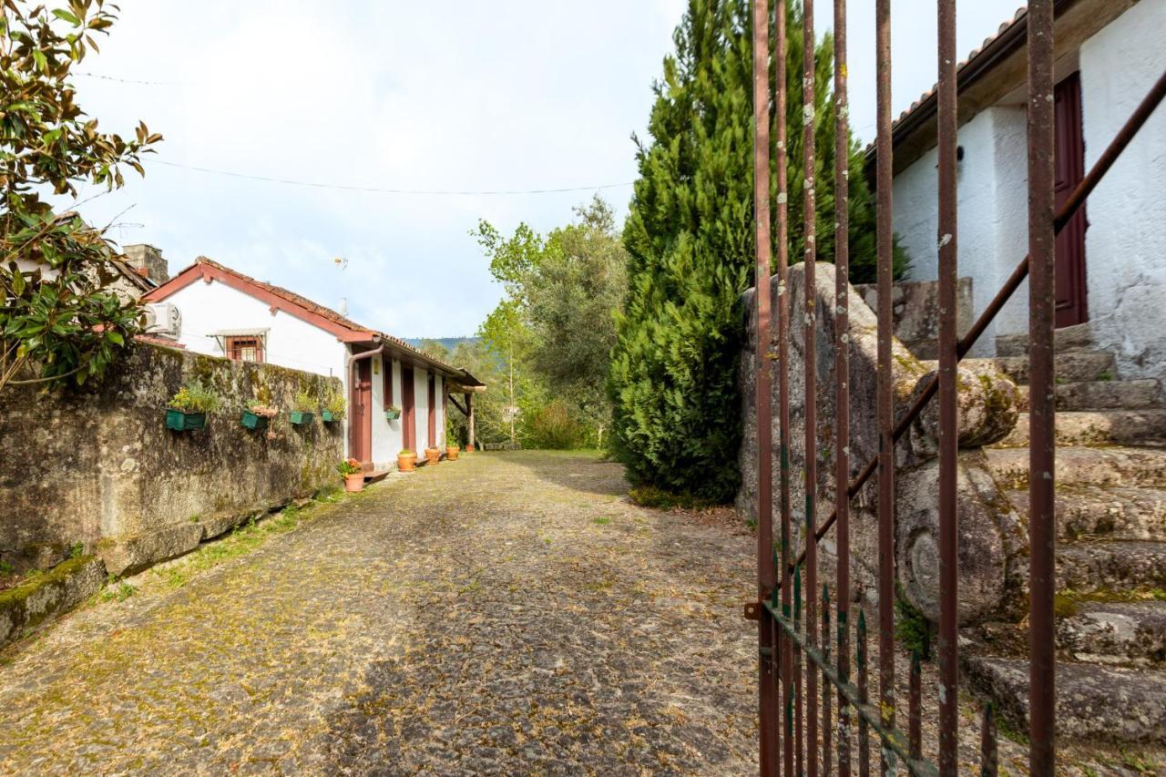 セロリコ・デ・バスト Casa Lavoura Em Requeixoゲストハウス エクステリア 写真